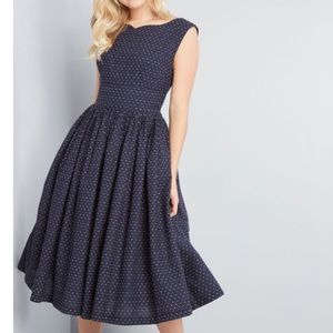ModCloth Fabulous Fit and Flare Dress with Pockets Size 12 NWT